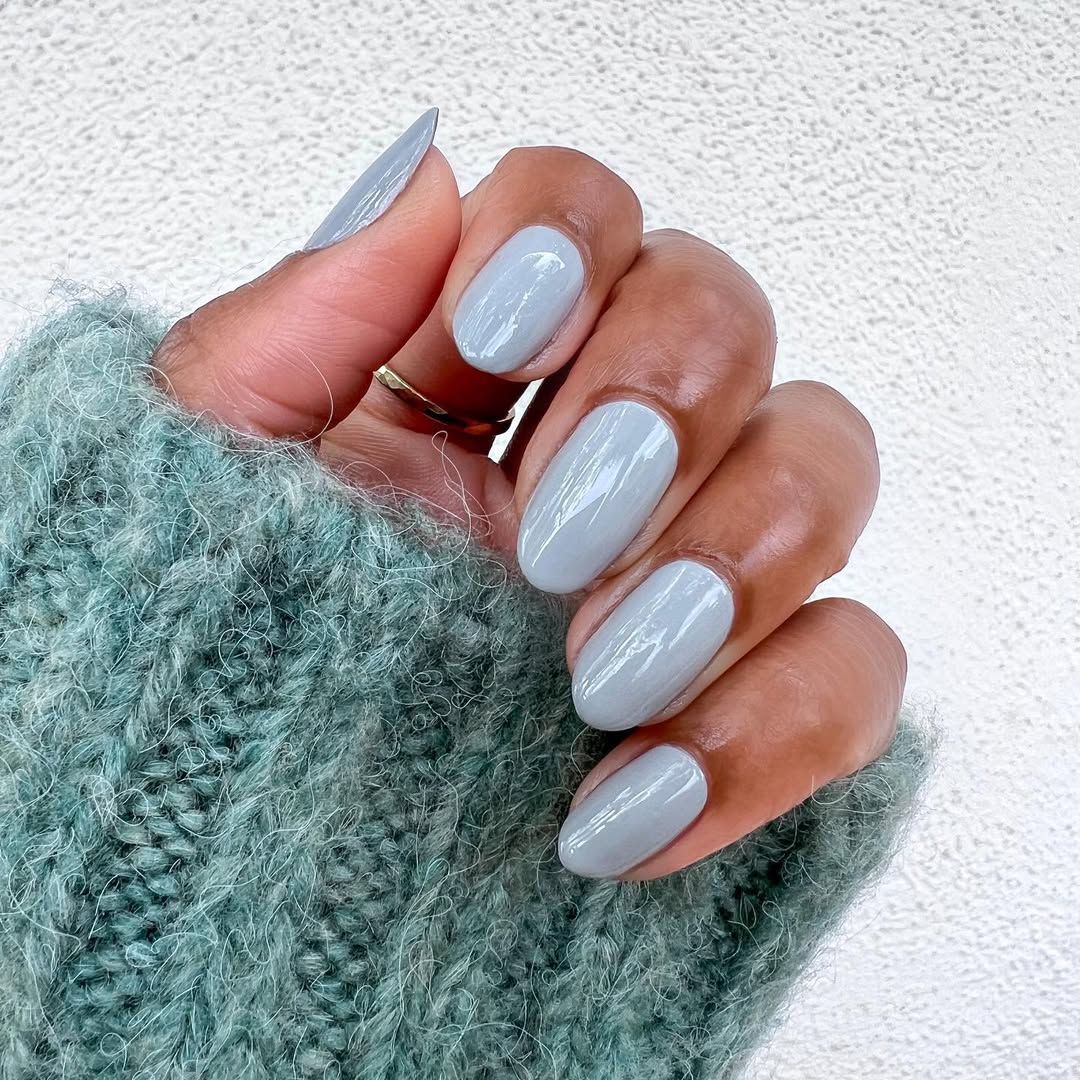 Какой маникюр привлечет удачу и деньги в марте 2025. Это точно не розовый и фиолетовый